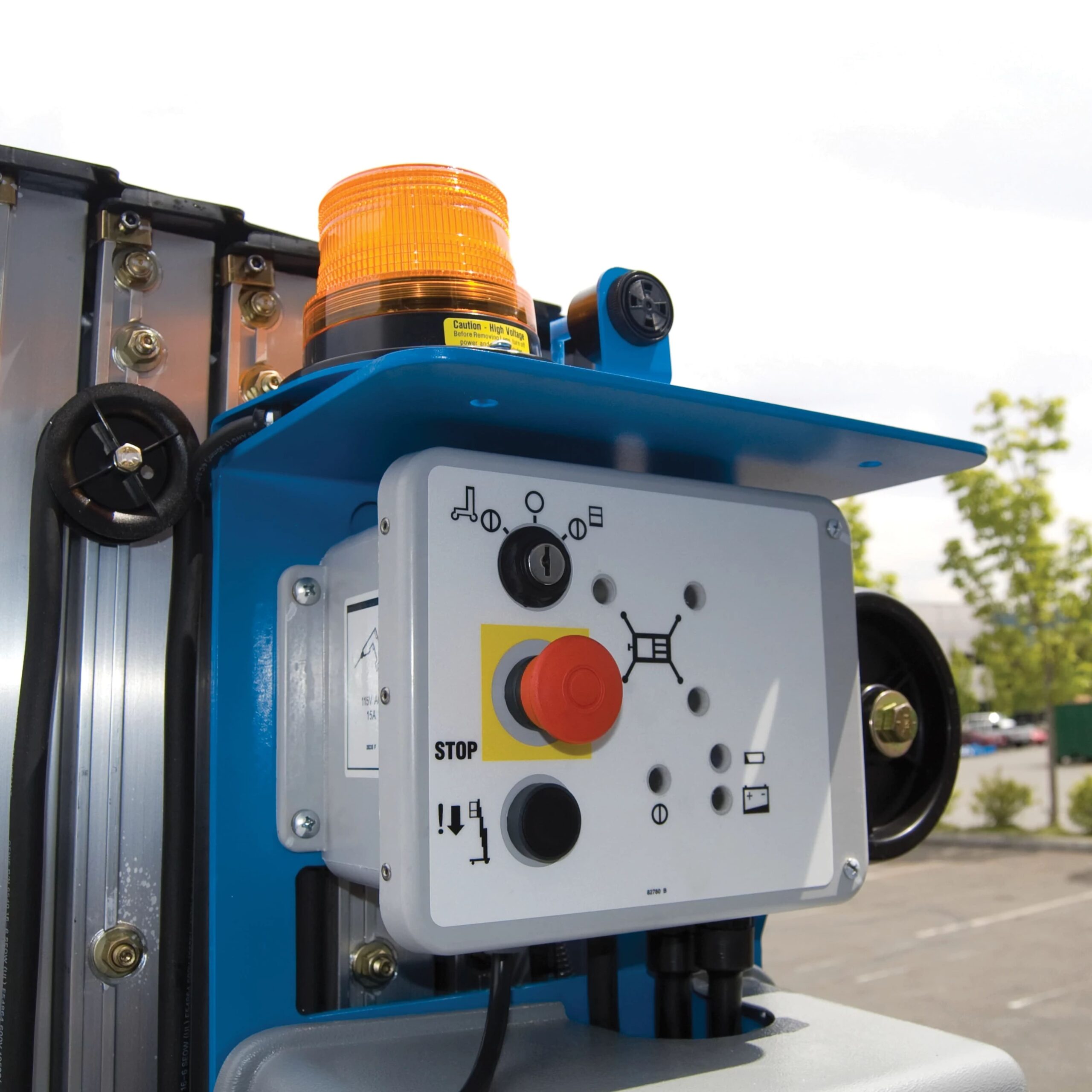 8-11 Meter One-Person Pusharound Lift, Electric - Image 4