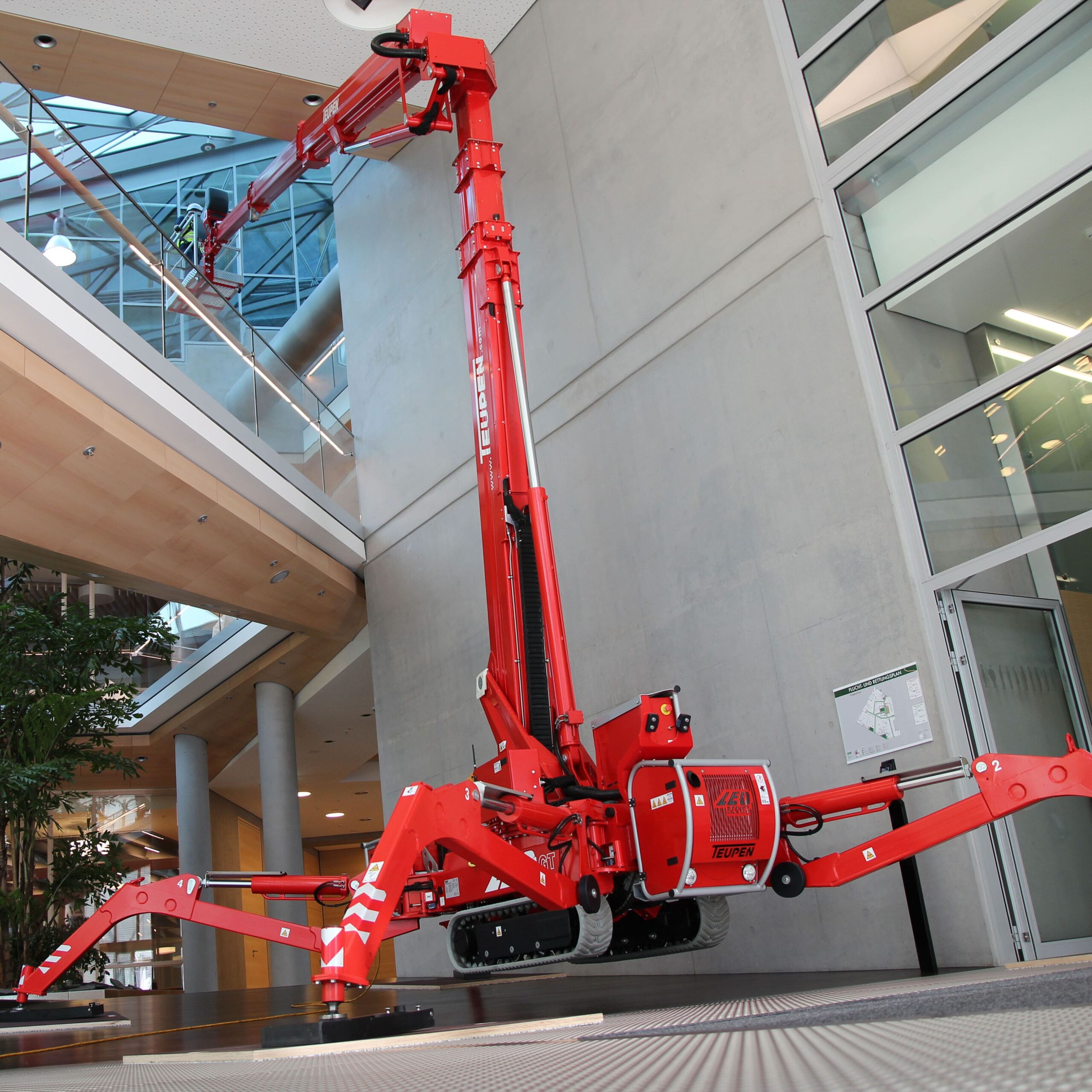 21-22 Meter Atrium Lift, Diesel or Electric - Image 6